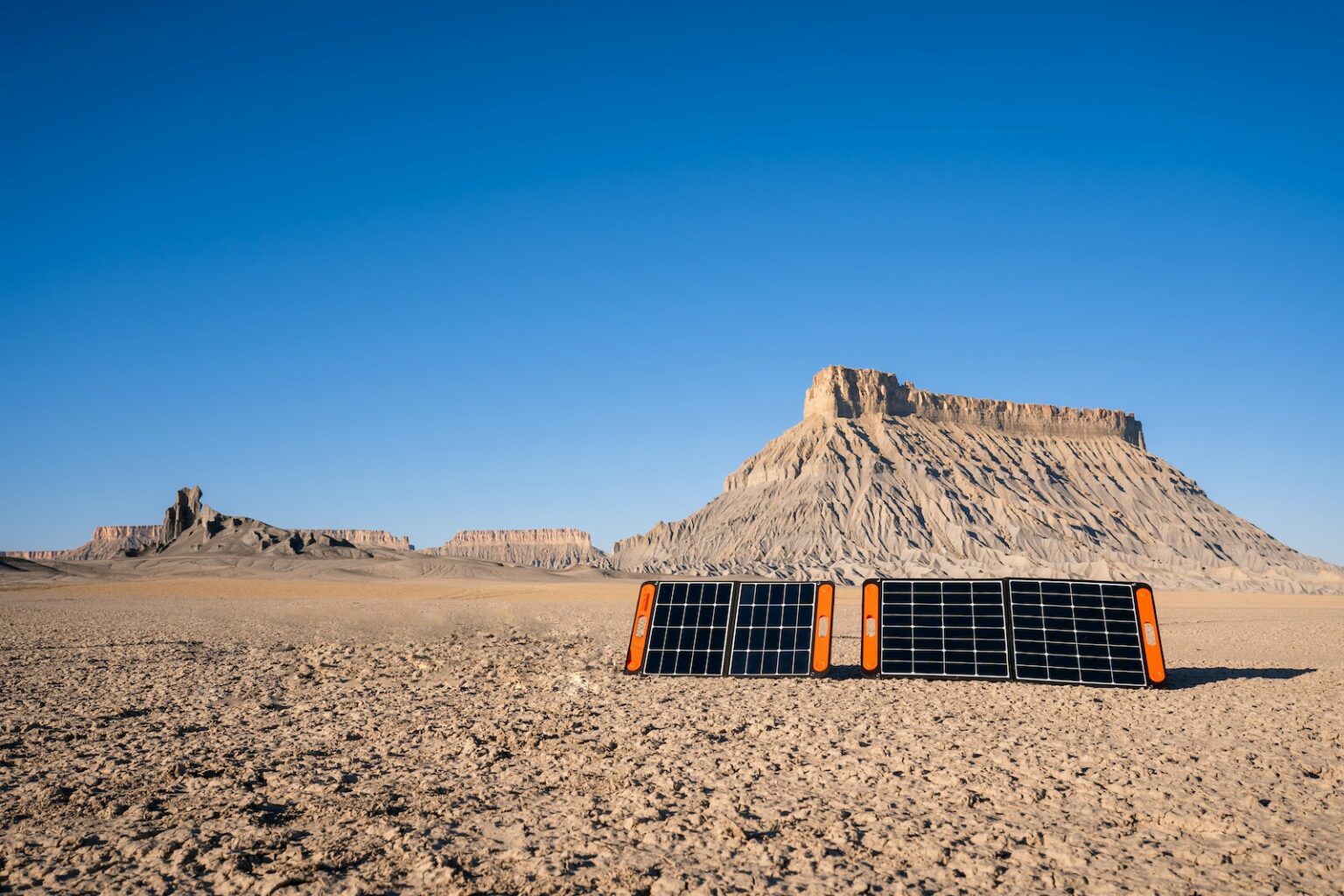 How To Charge A Battery With Solar Panels Solair World how-to-charge-a-battery-with-solar-panels-solair-world